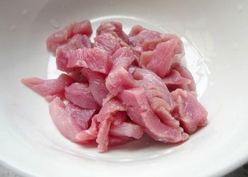 Mách bạn mẹo phân biệt thịt lợn siêu nạc có hoá chất