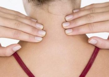 Cách chữa đau vai gáy hiệu quả với vài động tác mát-xa
