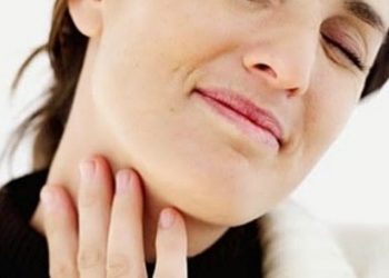 Mách nhỏ cách nhanh chóng giúp bạn loại bỏ đờm trong cổ họng