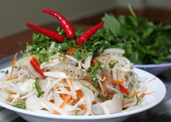 Hướng dẫn cách làm nộm sứa tai lợn giòn sần sật cho mâm cơm ngày Tết