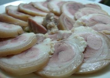 Muốn luộc thịt chín đều, thơm ngọt thì đừng bỏ qua cách luộc thịt ngon dưới đây