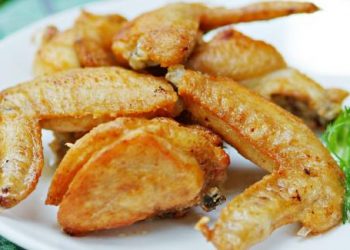 Cách làm cánh gà chiên nước mắm tỏi thơm ngon giòn tan