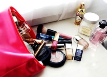 6 cách nhanh nhất hủy bỏ vết ố trang điểm bạn nên biết