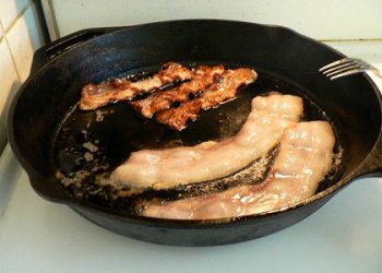 Bật mí 3 lý do nên nấu ăn bằng chảo gang để tốt cho sức khỏe