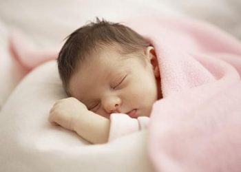 Mẹo đối phó với trẻ sơ sinh ngủ ít các mẹ nên biết