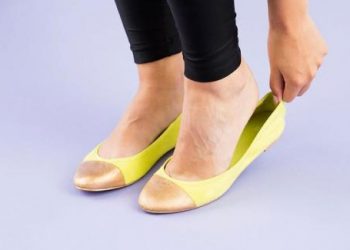 Giảm mùi hôi chân hiệu quả với những mẹo cho bàn chân và đôi giày của bạn