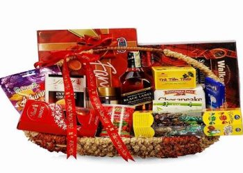 Hướng dẫn cách gói giỏ quà Tết đẹp mà nhanh