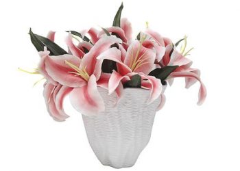 Mách nhỏ cách giữ hoa ly tươi lâu trong ngày Tết