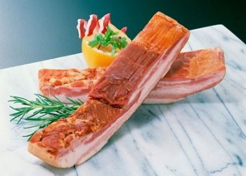 Hướng dẫn mẹo hay khi chế biến thịt ba chỉ hun khói thơm ngon