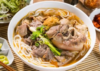 Bún bò Huế – 1 công thức nấu đúng chuẩn vị Huế