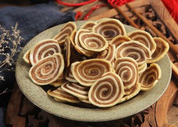 Cách làm bánh tai heo mắm ớt ăn vặt cực cuốn vị
