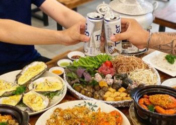 Choáng với LẨU & ỐC BÌNH DÂN GIÁ SIÊU RẺ trong KHU NHÀ GIÀU nức tiếng Quận 2