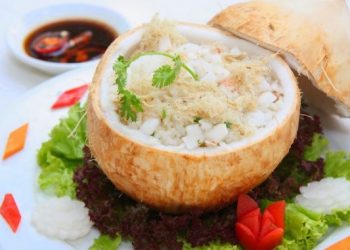 Cơm trái dừa ẩm thực Cung Đình Huế – Cách chế biến món Cơm trái Dừa chuẩn vị Cung Đình Huế