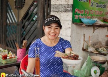 Đã mắt mê mồi với dàn topping chiếm trọng lòng dân của bún bò Cô Dung chỉ từ 30k