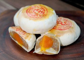 Hướng dẫn chi tiết cách làm bánh pía khoai môn tại nhà