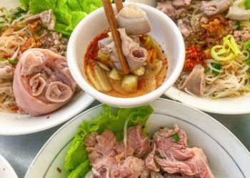 Không cần cưa cũng đổ với tọa độ HỦ TIẾU PHÈO giá mềm xèo mà đầy ắp đủ ăn