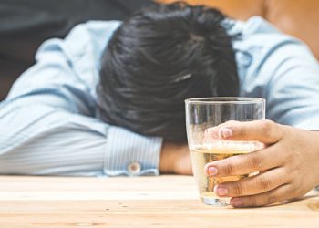 Mách bạn cách uống rượu bia không say