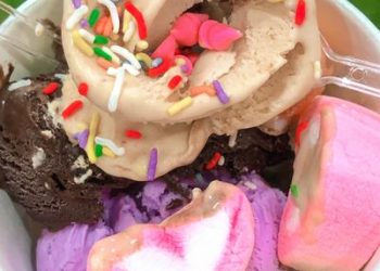 Mát lạnh lịm tim với KEM TỰ CHỌN tha hồ múc tha hồ thả topping