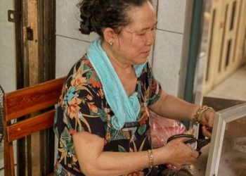 Ngon mắt lạ miệng Bánh Tráng Thịt Nướng Cay Xé Lưỡi núp hẻm hơn 30 năm ở Tân Bình