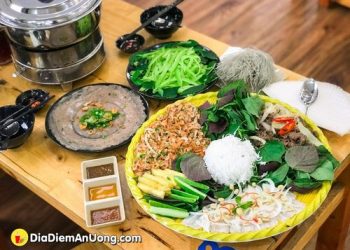 No căng bụng với đặc sản Lẩu Thác Lác kèm mâm cuốn và chấm siêu bự từ vị trí bếp Bà Ngoại Sài Gòn lừng danh