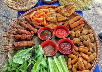 Quẩy tung chảo 20 quán ăn vặt NGON NỨC TIẾNG ở Hà Nội