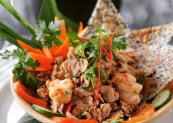 Vả trộn Huế món ăn gây thương nhớ cho người xa quê – Cách làm món khai vị Vả trộn ngon đúng điệu.