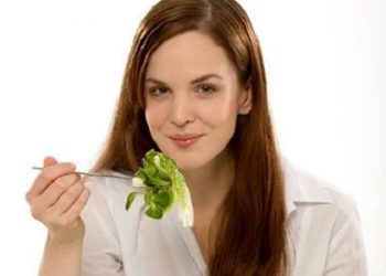 Những mẹo giúp bảo vệ sức khỏe cho người hay thích ăn vặt