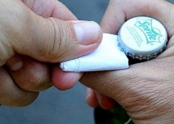 Chia sẻ các cách mở nắp chai bia không tốn công sức