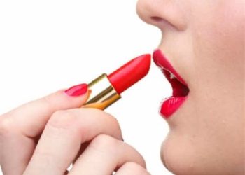 Những thành phần có hại trong son môi bạn gái cần chú ý