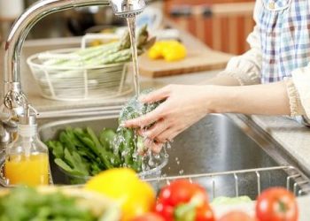 Cách chọn rau củ quả an toàn không ngâm hóa chất độc hại