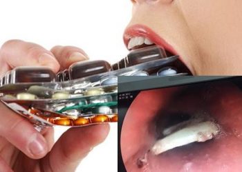 Sai lầm TAI HẠI khi uống thuốc kiểu nửa nằm nửa ngồi