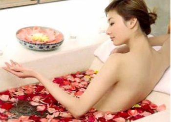 Mách bạn 10 cách biến hóa tinh dầu thành vật đa năng