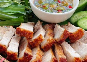 Làm thịt ba chỉ quay rất ngon, giòn bì, nhanh gọn theo cách này, khỏi phải xếp hàng mua thịt quay ngon trên phố
