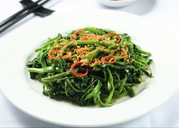 Phòng ngộ độc do ăn rau muống sống bạn đừng bỏ qua