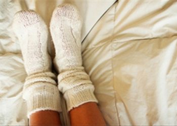 Bật mí các mẹo chữa bệnh chỉ nhờ 1 ĐÔI TẤT ƯỚT khiến bạn bất ngờ