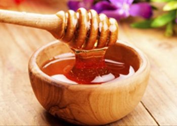 Mách nhỏ 4 mẹo hay giúp bạn phân biệt mật ong thật giả