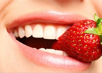 Cách kiểm tra răng miệng qua thói quen ăn uống hàng ngày