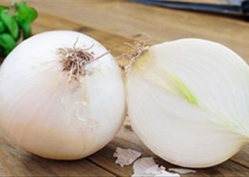 Mẹo phòng cảm cúm bằng hành tây cực nhanh cực đơn giản!