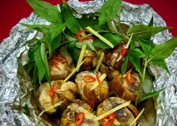 Luộc trứng vịt lộn xưa rồi, giờ đem nướng mới là món cực ngon, lại có thể tự làm ở nhà với công thức vô cùng đơn giản