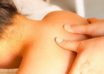 Tự xoa bóp chữa đau vai gáy không cần sử dụng thuốc giảm đau