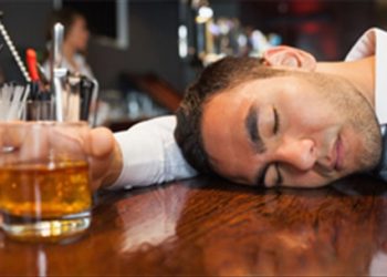 Uống rượu mà không sợ say bằng mẹo cực hay ít người biết