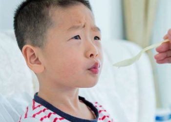Những mẹo nhỏ giúp bé uống thuốc dễ dàng mẹ nên tham khảo