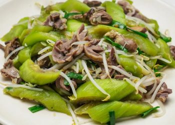 3 cách làm lòng gà xào mướp thơm lừng, ngon ngọt thanh mát tự nhiên