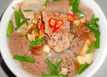 2 cách làm hủ tiếu bò viên nước dùng trong vắt, ngọt thanh đậm đà