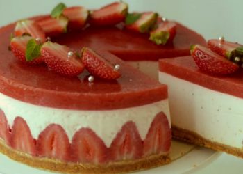 Cách làm cheesecake dâu tây đẹp mắt, khó lòng cưỡng nổi