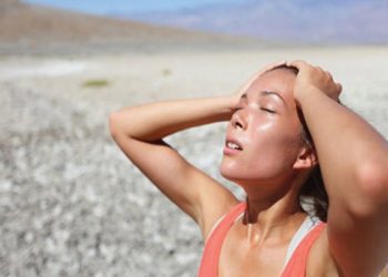 Làm thế nào để tránh nhức đầu trong những ngày nóng bức?