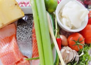 3 cách nấu canh chua cá hồi thơm ngon không tanh lại cực dễ tại nhà