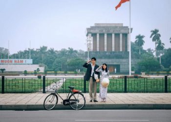 Bộ ảnh chuyện tình trên chiếc xe đạp khiến FA cũng phải “thổn thức”