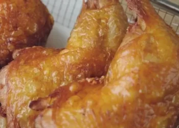 Cách làm cơm gà xối mỡ da gà giòn rụm, thơm ngon khó cưỡng