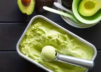 Cách làm kem bơ nguyên chất bằng máy ép chậm siêu đơn giản, bạn đã biết?